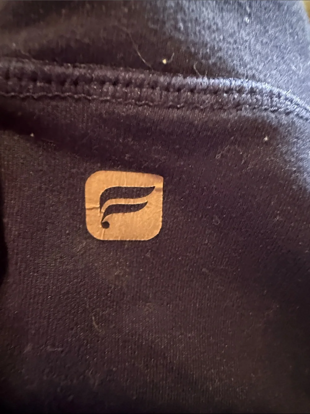 Fabletics no tag